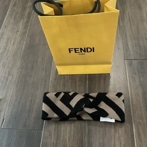 Diadema Fendi Hecha en Italia Lana Firma Unisex Tabaco Negra Talla OS - Imagen 1 de 4