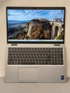 Dell Latitude 5530 FHD - i7 1265U (16GB RAM & 512GB SSD) - Picture 1 of 4