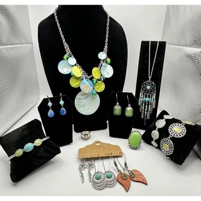 Lote de bisutería azul verde collares pendientes pulseras anillos primavera colores Foto 1 de 4