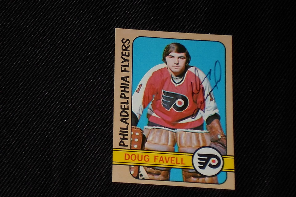 DOUG FAVELL 1972-73 TOPPS SIGNED AUTOGRAPHED CARD #74 FLYERS - Image 1 of 1