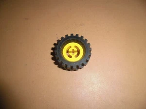 Lego Technic Rad Felge 8x17.5 3482 gelb Reifen 30x10.5 2346 schwarz ege42 - Bild 1 von 2