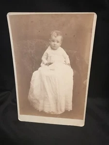 Foto de gabinete vintage de la niña Sharon, PA - Imagen 1 de 3