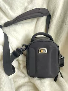 Case Logic Camera Bag Case with 2 Storage Sections Zip + Removable Strap - Picture 1 of 12