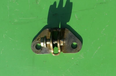 PLACA DE MONTAJE DE PESTILLO DE PUERTA TRASERA VOLKSWAGEN JETTA 93-99 1H4-839-282 OEM GOLF Foto 1 de 4