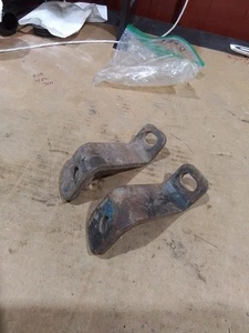 Corvette 1973 soportes de parachoques interior trasero 331865 - Imagen 1 de 2