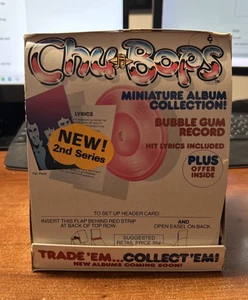 CHU-BOPS Sammlung SERIE 2 - 64 VERSIEGELTE Mini Kaugummi Alben mit Ladendisplay - Bild 1 von 2