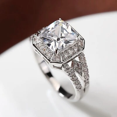 18K White Gold Filled Made With SWAROVSKI Zirconia Brilliant Princess Cut Ring Foto 1 de 4