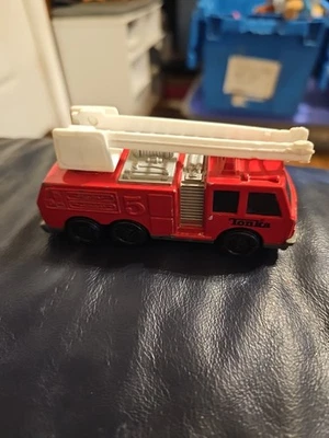  Camión de bomberos Tonka Corp 1992 juguete fundido a presión. DAÑOS EN LA PINTURA, CHIRRIANTE  Foto 1 de 4
