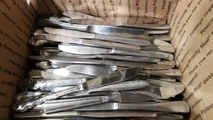 46 libras de cuchillos de vajilla de acero inoxidable Misc - caja plana mediana - Imagen 1 de 1