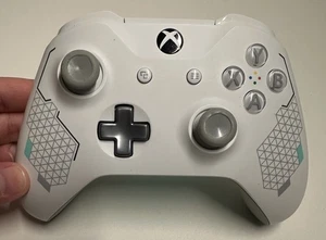 Mando Inalámbrico Microsoft Xbox ONE Modelo 1708 Blanco y Verde *LEER* - Imagen 1 de 4