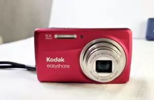 Kodak EasyShare M522 14 Mega Pixels 4x Optical Zoom Red Compact Digital Camera - Picture 1 of 8