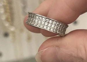 18 Karat Weißgold Triple Eternity Zigarren Band Ring Größe 6  - Bild 1 von 4