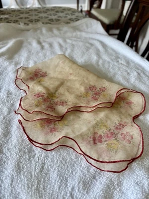 Винтажные прозрачные нейлоновые носовые платки 1950-х кремовые и красные повсюду с красными трубками - Изображение 1 из 4