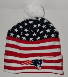 New England Patriots Stars & Stripes Fleece Pom Pom Beanie 🏈NFL Patch/Logo🏈Neu - Bild 1 von 3