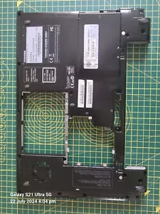 Toshiba Portege R930-109 Bottom Base Chassis Cage Frame - Imagen 1 de 2
