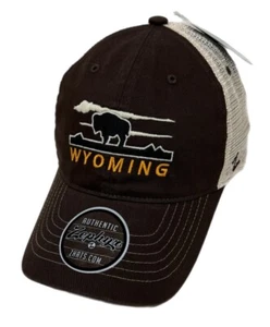 Zephyr NCAA Wyoming Cowboys "Destination" Curved Bill Trucker Mesh ADJ Hut Neu mit Etikett - Bild 1 von 6