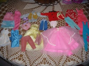 MATTEL'S BARBIE DOLL CLOTHES LOT #5Y - Picture 1 of 3