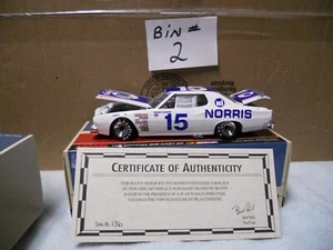 1/24 Action nascar #15 Buddy Baker 1976 Norris Torino Autografato. - Foto 1 di 4