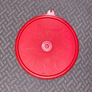 VintageTupperware runder Deckelverschluss #227 rot 6,5 Durchmesser - Bild 1 von 3
