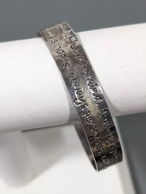 Brazalete Premier Designs Love Is Patient Corinthians tono plata envejecido Foto 1 de 4