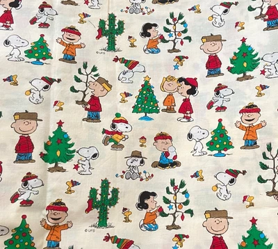 De Colección Cacahuetes Navidad Algodón Tela Charlie Brown Snoopy Tree Concord 1 yarda Foto 1 de 4