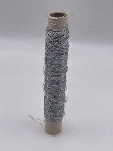 80" + Yard Metallic Silber Hand/Nähmaschine Schnur 1,5 mm Verwendung Haar/Halskette Handwerk - Bild 1 von 5