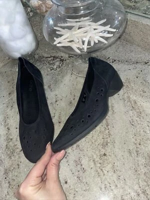 "Arche para mujer Lilly Ballet cuña recorte negro talla US 6 EU 37 2""" Foto 1 de 4