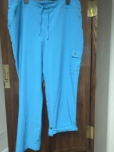 Chico’s Zenergy Roll Tab Capri Pants Size 3 - Picture 1 of 2