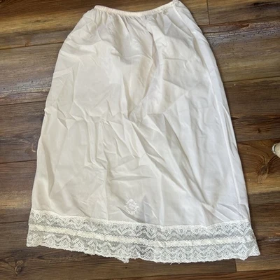 Vintage CHRISTIAN DIOR SATINADO Bordado Logo NYLON Floral Encaje Sedoso Medio Deslizamiento S Foto 1 de 4