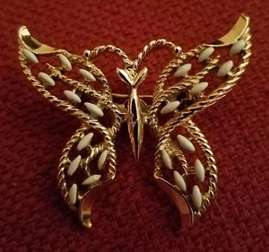  Butterfly pin from 1960s (opal and gold tone) vintage - Picture 1 of 2