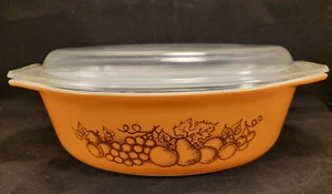 Pyrex Old Orchard 045 2.5 QT Oval Casserole Dish with Clear Lid 1970s Milk Glass - Picture 1 of 10