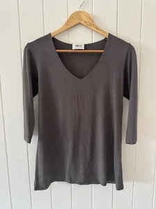 Mela Purdie Basic Blouse Top Size 10 S Grey 3/4 Sleeve Stretch V Neck - Picture 1 of 10