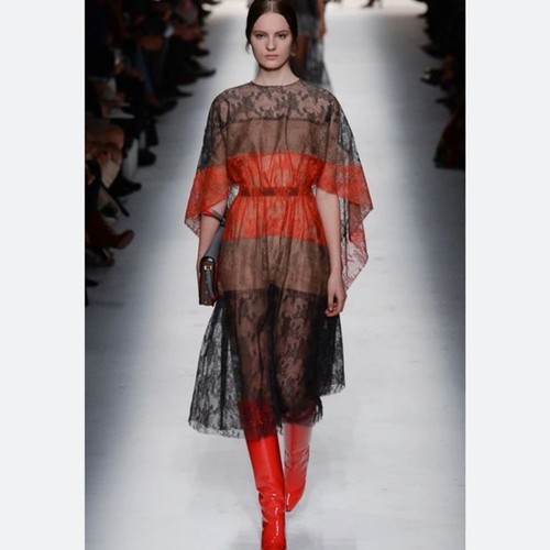 Abito Valentino nuovo senza etichette pizzo mantella manica