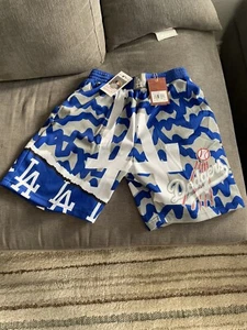 Men's Mitchell & Ness jumboTron Dodgers Cooperstown Collection Medium Shorts NWT - Picture 1 of 20