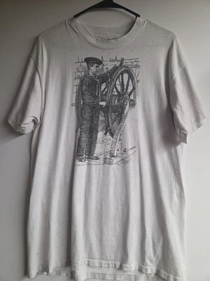 Camiseta De Colección Años 90 Marina de los Estados Unidos 'Manning The Helm' Desteñida Grande Arte Blanca 21x28.5 ONEITA  Foto 1 de 4