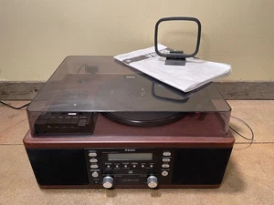 Teac LP-R550 Turntable CD RECORDER Radio USB Player Cassette FM Music System - Picture 1 of 9