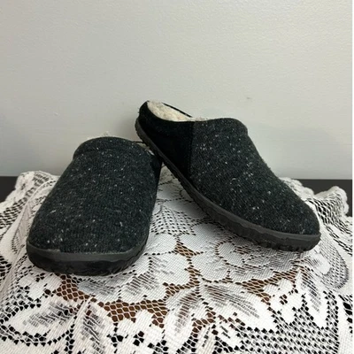 Minnetonka Womens Clogs Slippers Sz 7 Gray Fur Lined Mules Cozy Suede Flats - Image 1 of 4