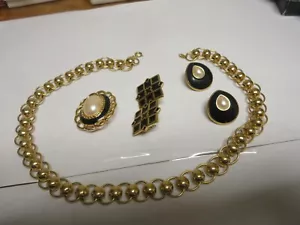 Costume Jewelry , Earrings , Pin, Necklace , Monet , Trifari - Picture 1 of 12