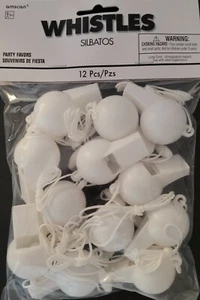 Silbatos de celebración y deportes blancos con cordones 12/paquete edad 3+ - Imagen 1 de 2