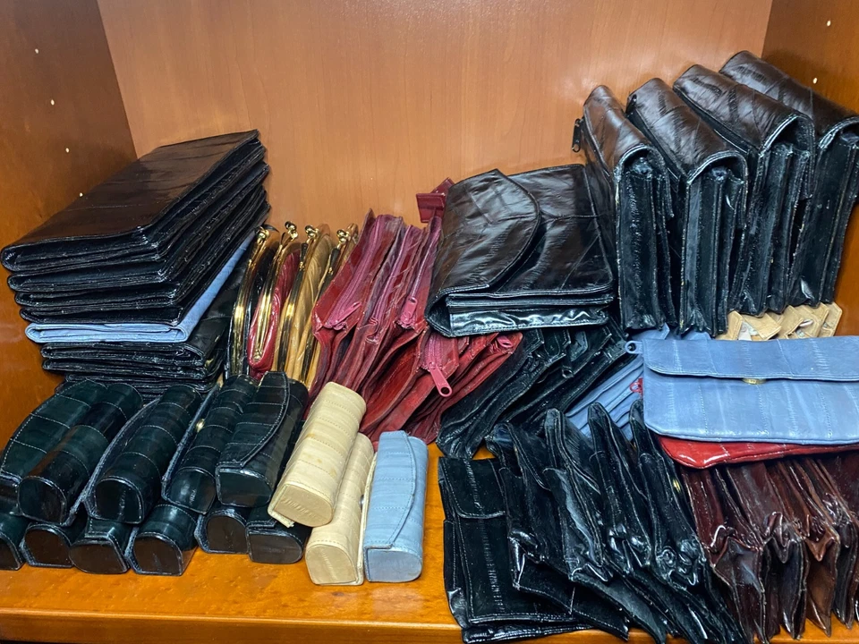 portafogli vintage pelle d'anguilla, portamonete, sacchetti trucco e altro - Immagine 1 di 1