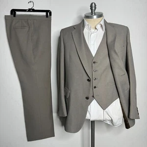 Traje De Colección 3 Piezas EE. UU. Para Hombre 46L Marrón Tres Piezas 38W Pantalones Sólidos - Imagen 1 de 16