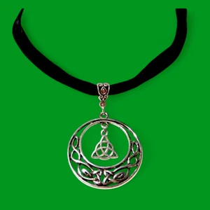 GARGANTA DE TERCIOPELO NEGRO TRIQUETRA Banda Collar Nudo Celta Plata Trinidad Pagana Z8 - Imagen 1 de 4