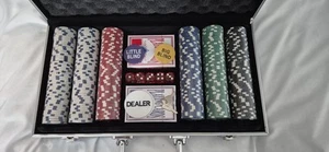 300 PC Casino Poker Game Chips Set 2 Decks 5 Colour Dice + Aluminium Carry Case - Picture 1 of 3
