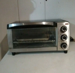 Black + Decker Electric Stainless Countertop Toaster Oven Broiler Bake Warm - Picture 1 of 7