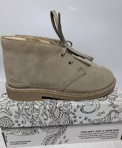 BNIB Clarks Boys DESERT BOOT 13 UK Sand Suede Desert Boots G Fitting (A5) - Picture 1 of 6