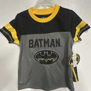 Neu mit Etikett 3T Batman 2-teiliges Shirt und Short Set - Bild 1 von 3