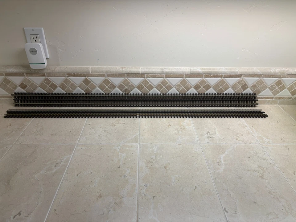 Atlas O Gauge 3-Rail 40" Straight Track #6058, Lot of 2, Used in Good Condition - Image 1 of 1