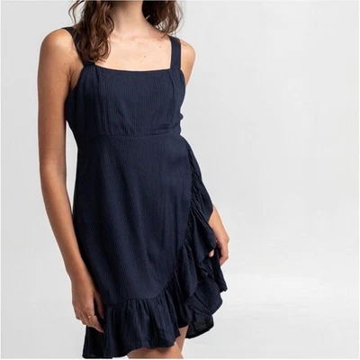 O'Neill темно-синий в тонкую полоску со сборками назад оборки надежном мини-платье размер M - Изображение 1 из 4