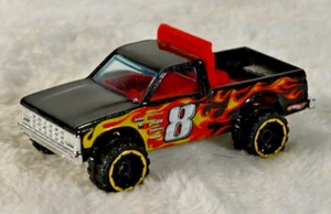 Camion da corsa Chevy S-10 1982 #8 Hot Wheels - Foto 1 di 3