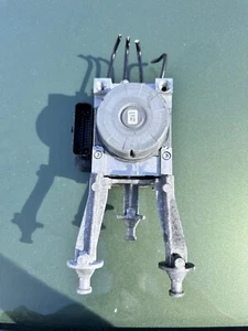 2015-2023 Dodge Challenger SXT 3.6 ABS Brake Pump🔥 - Picture 1 of 5